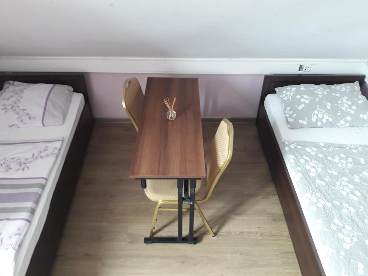 Hostel Palacyk Bydgoszcz Buitenkant foto